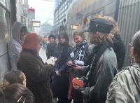 Student presentation during performance workshop about public intimacy at LUCA Brussels