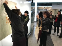 Student presentation during performance workshop about public intimacy at LUCA Brussels