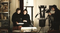 Mathieu Hendrickx filming Merzedes talking with Åsa about the Cube